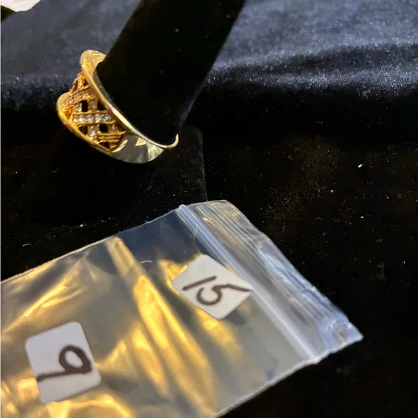 Elegant Gold Ring with Clear Accents size 9 - Image 2
