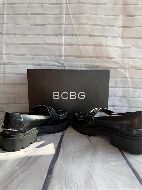 BCBGeneration Laney Loafer with Gold Accent Black Size 5 - Image 6