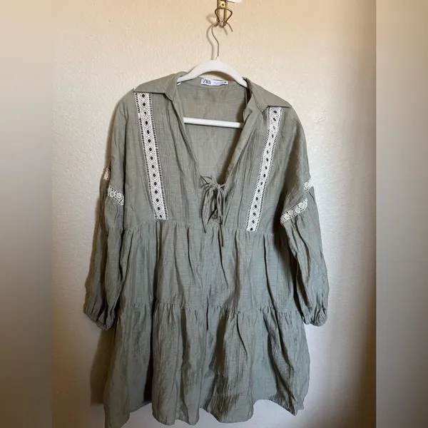 ZARA Boho Tiered Flowy‎ Mini Dress Sz Small Loose Fit Lace Green Tie - Image 3