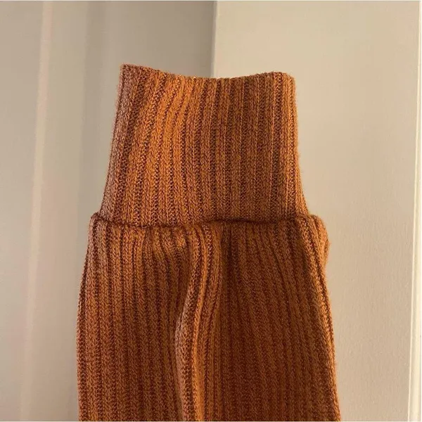 Ardene Cropped Ribbed Turtle Neck Sweater, Burnt Orange, Size M, NWOT - Image 3