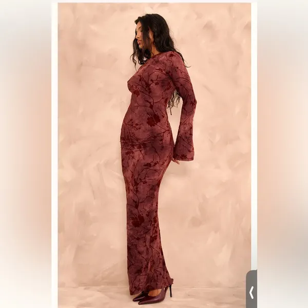 PrettyLittleThing Long Sleeve Floral Burnout Maxi Dress in Dusty Plum - Image 3