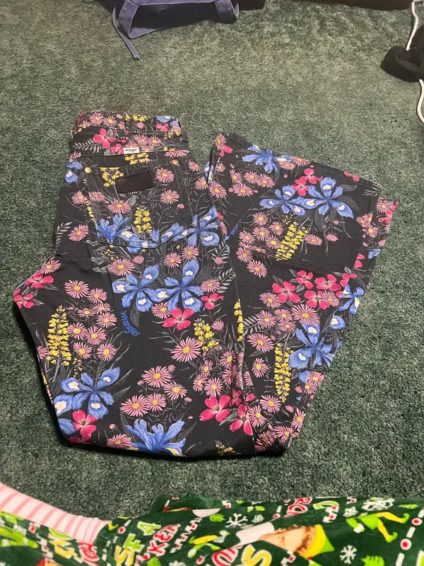Floral Wrangler Jeans - Image 2
