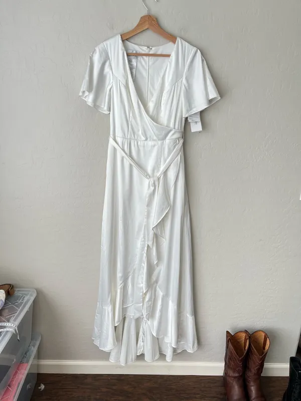 David’s Bridal db studio Flutter Sleeve Satin Ruffle Hem Wedding Dress 2 NEW - Image 3