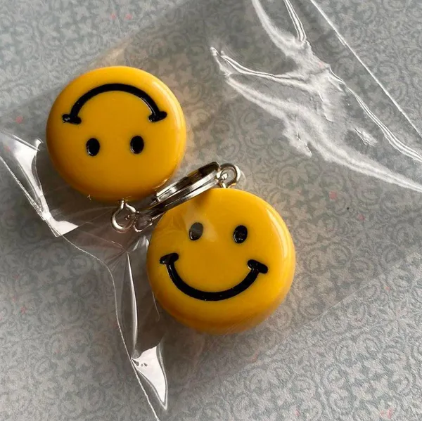 Handmade smiley Kawaii y2k unisex dangle earrings🧡💛 - Image 4