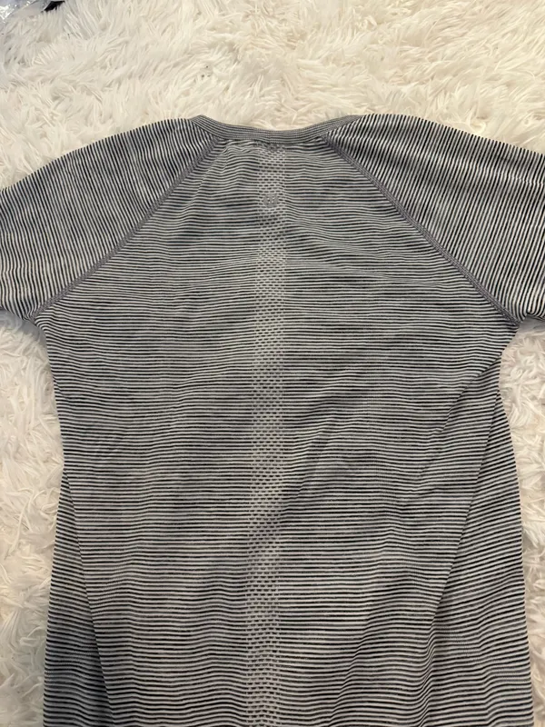 Lululemon Swiftly Short Sleeve Tech - Image 3