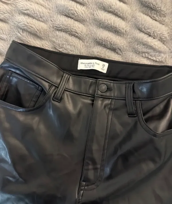 Abercrombie Ultra High Rise 90s Straight Vegan Leather Pant - Image 2