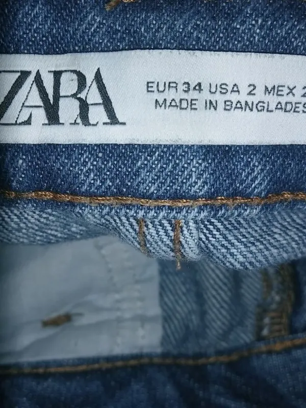 Zara 2 High Rise Dark Wash Raw Hem Plain Pocket Jeans Shorts - Image 5