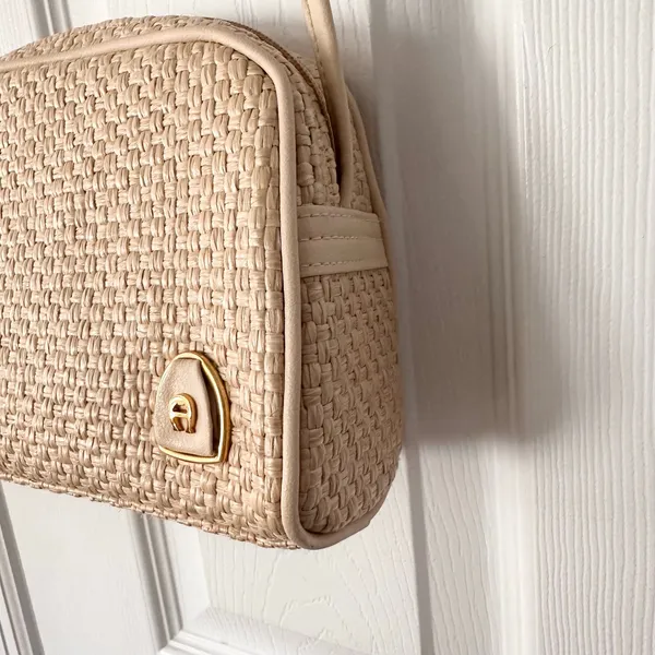 Etienne Aigner Vintage Woven Straw Leather Beige Crossbody Top Zip Bag - Image 4