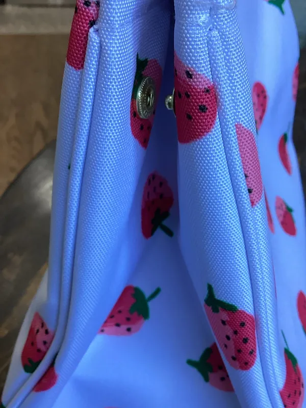 kate spade Strawberry Lunch Tote with Clear Storage Container - Image 6