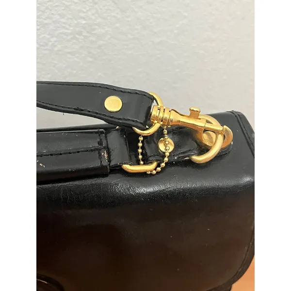 Vintage 80s Black faux leather satchel bag w/top handle detachable strap - Image 10