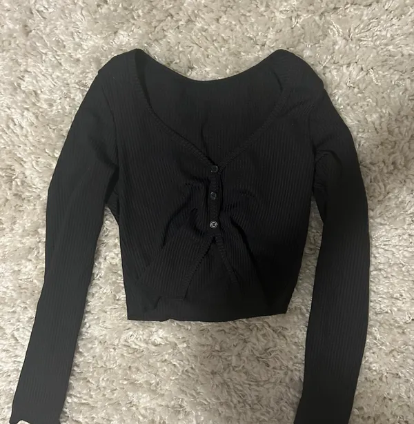SheIn Ribbed Button Front Crop Top - Image 7