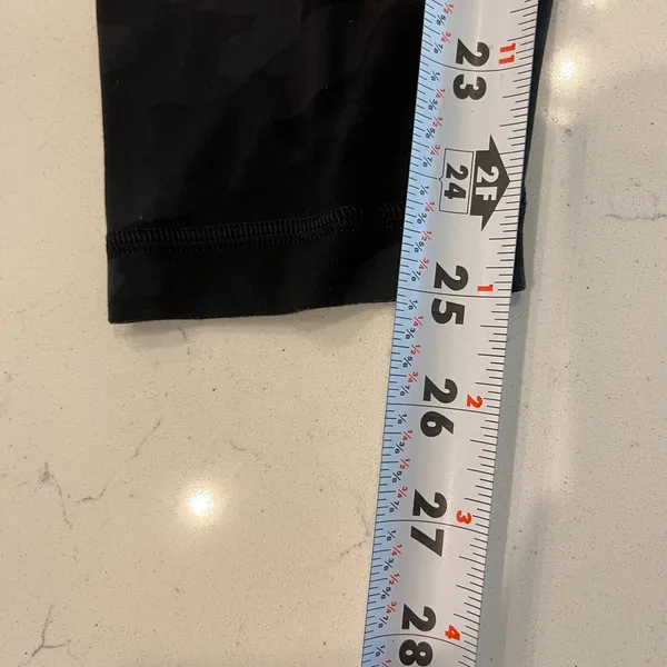 Lululemon Align Pant 25" Leggings in Black Camo size 4 - Image 10