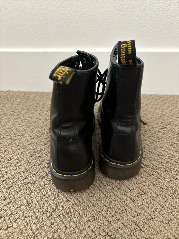 Dr. Martens 1460 Smooth Leather Lace-Up Boots in black - Image 6