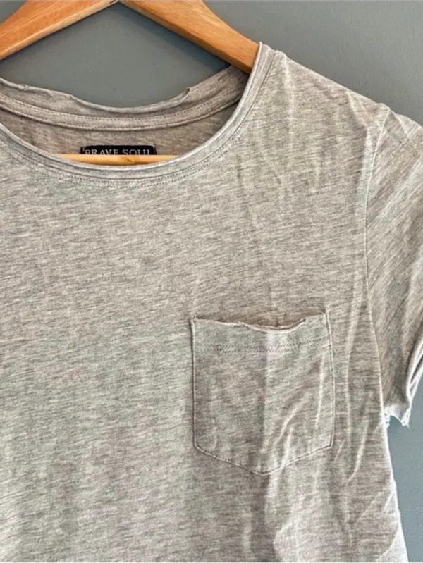 Brave Soul London gray short sleeve basic pocket tee - Image 4