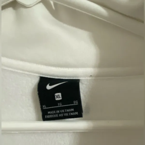 Nike XL long sleeve jacket 1/4 zip pullover jacket with front pockets - Image 3