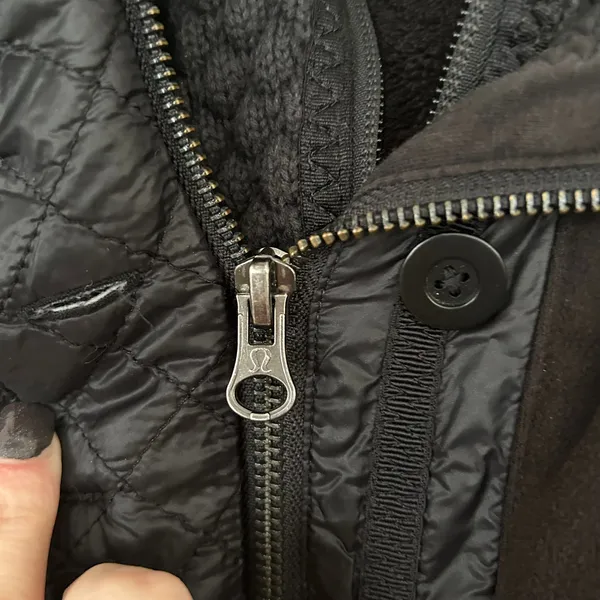 Lululemon Black Miracle Jacket Sz 6 - Image 6