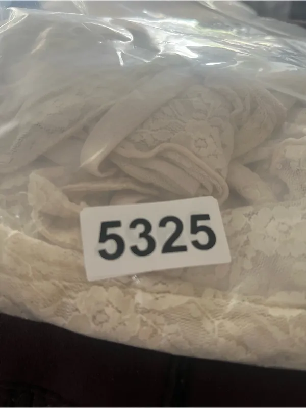 Old Navy Ivory White Lace Cami Top Medium Dainty Bridal Ethereal Romantic - Image 8