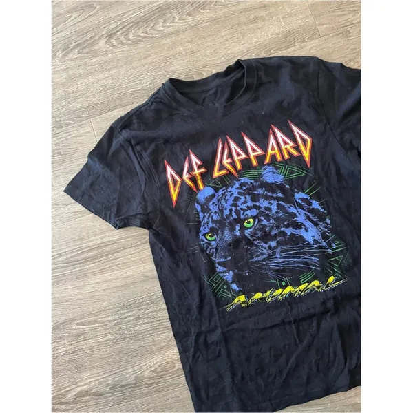 Def Leppard Band Tee Womens Small Black Animal Panther Graphic Shirt Vintage - Image 7