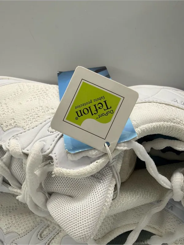 Varsity V4S Cheer Shoes Size 7 New White Knit Athletic Sneakers Blue Bag AeroFlo - Image 6