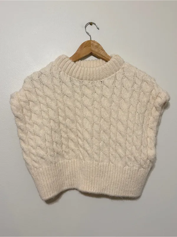 Zara Cream Cable Knit Sweater Vest Cropped Size Small - Image 2