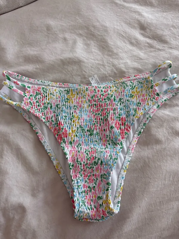 Floral bathing suit  - Image 4