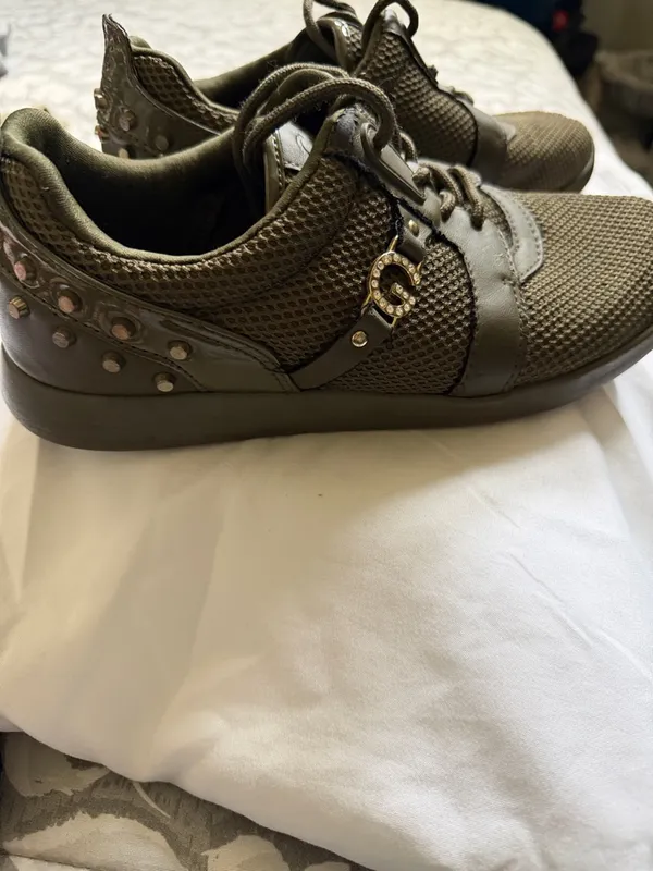G by Guess Men's Olive Mesh Low-Top Sneakers - Image 2