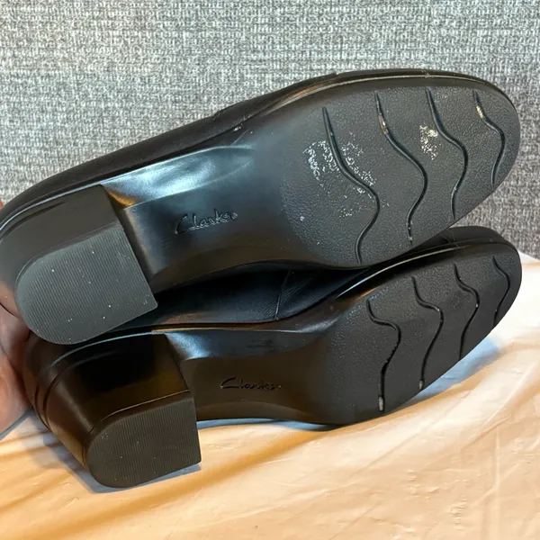Clarks Emslie Warbler Black Leather Pumps Woman’s Sz 8 Office Shooties Comfort‎ - Image 6