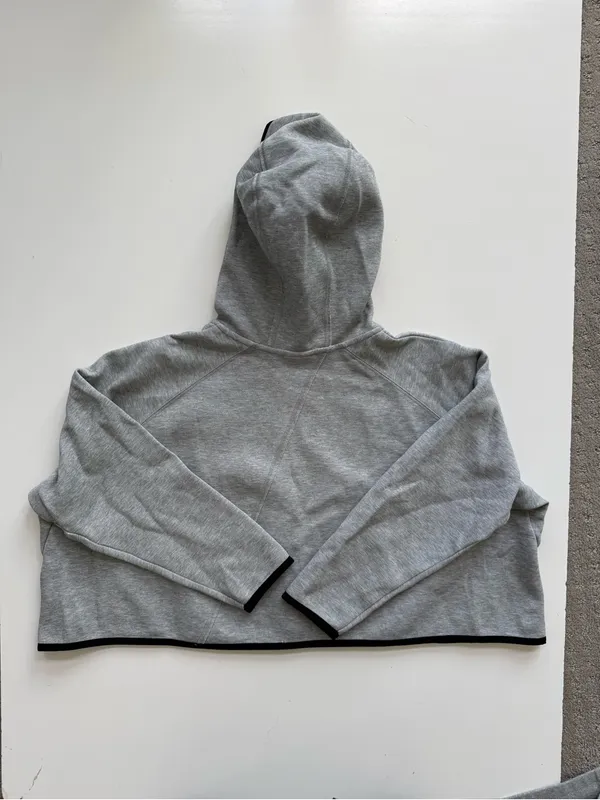 Nike Sportswear Gray Tech Fleece Cape Size Medium - Image 9