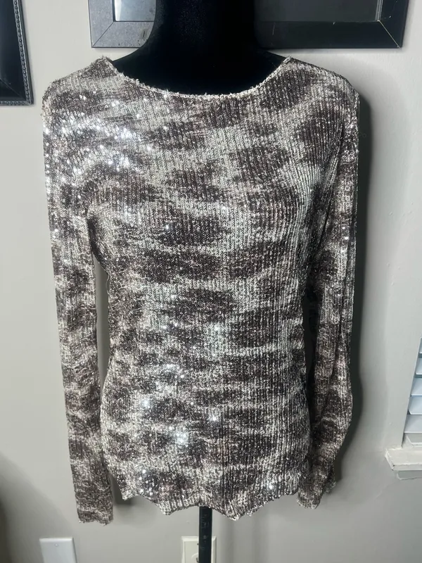 Free People gold rush long sleeve sequins top large NWT - Image 5