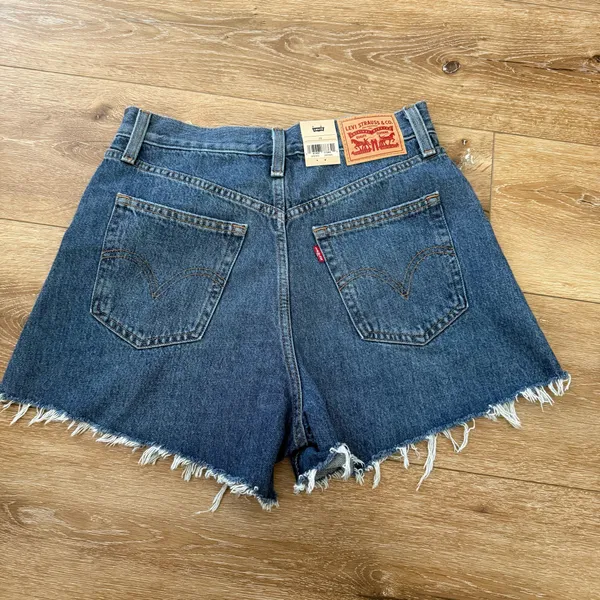 NWT LEVIS MOM Short - Image 5
