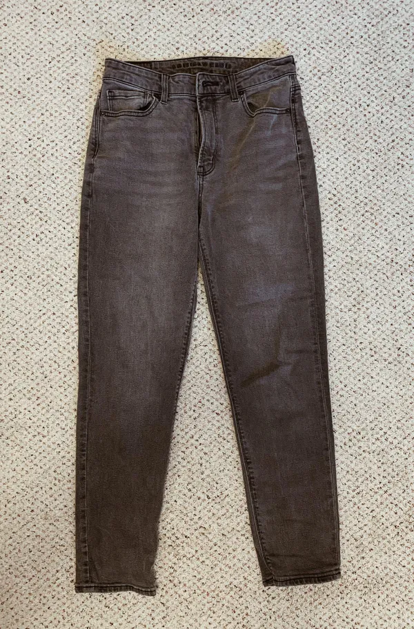 American Eagle High Rise Mom Jeans - Image 2