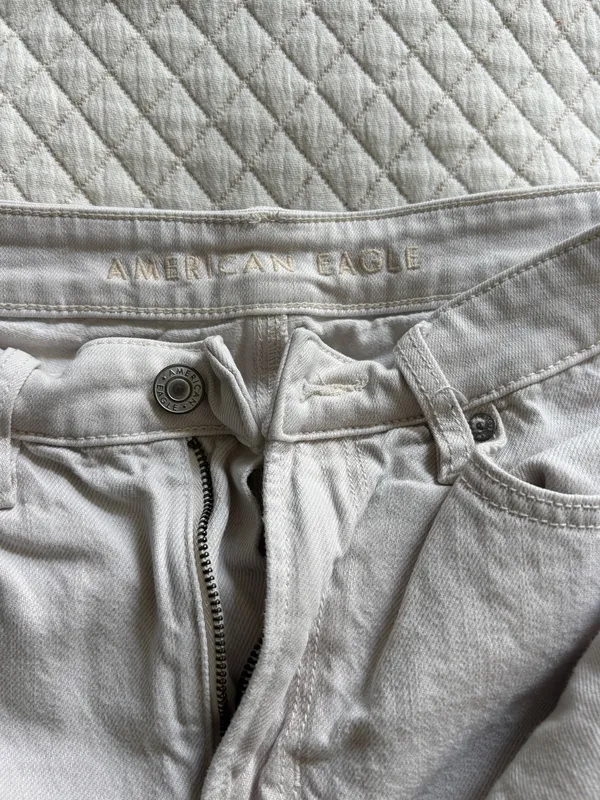 Beige American Eagle Jeans - Image 3