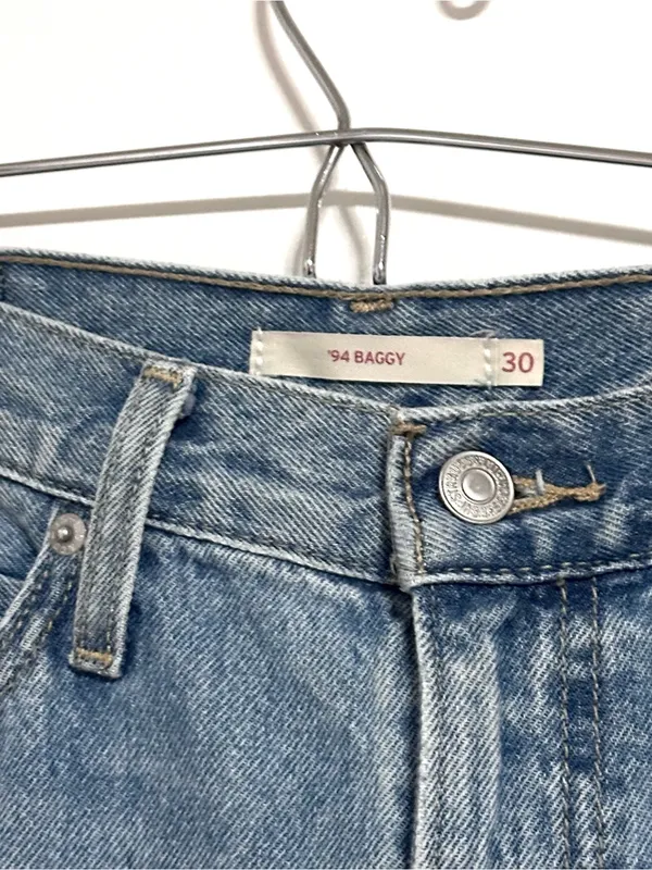 Levis ‘94 Baggy Jean Size 30 - Image 3