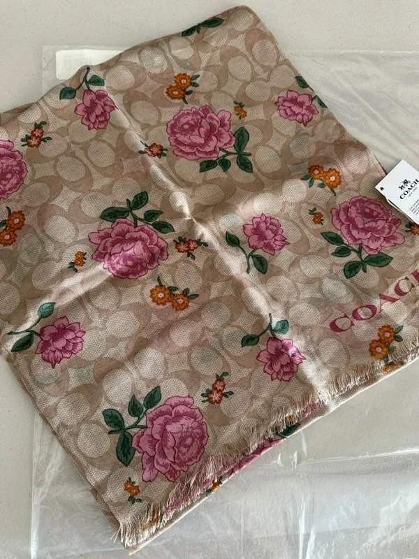 NWT Coach Signature Prairie Rose Print Oblong Scarf 661 Light Khaki - Image 3