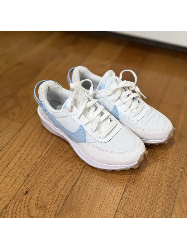 Size 5 US Women’s Nike Waffle Debut 'White Mint Foam Light Blue - Image 6