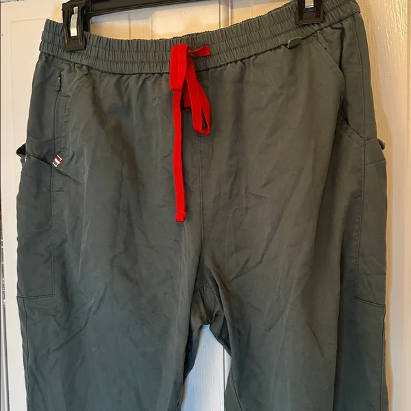 Mediclo Tencel Spruce Green Bali‎ Flare Scrub Pants size M EUC - Image 2