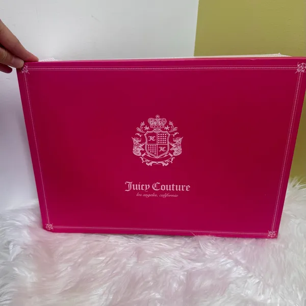 Juicy Couture Heritage Cherry Barrel Bag Gift Set Green Charm Mini Crossbody - Image 8