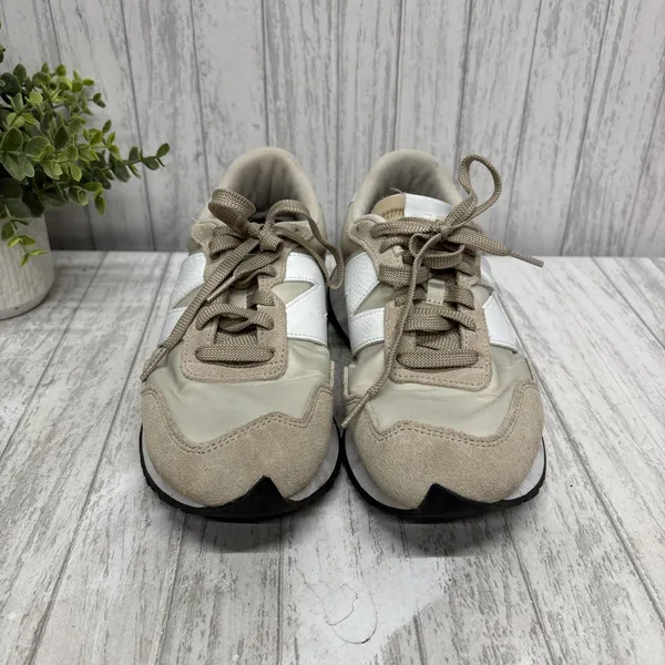 Womens Size 9 New Balance 237 Beige - Image 2