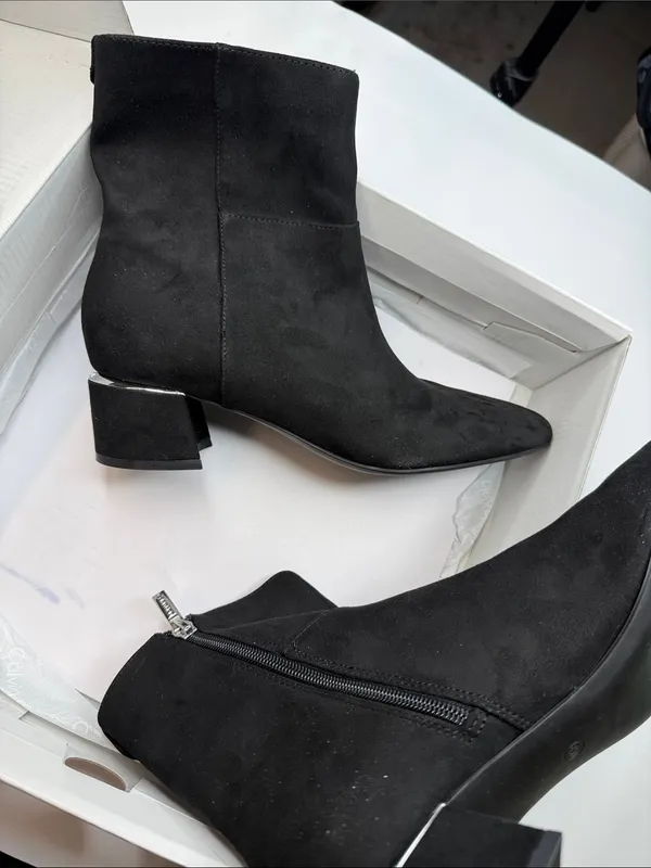 Calvin Klein Women's Parry Block Heel Ankle Booties Size 8.5M - Image 2