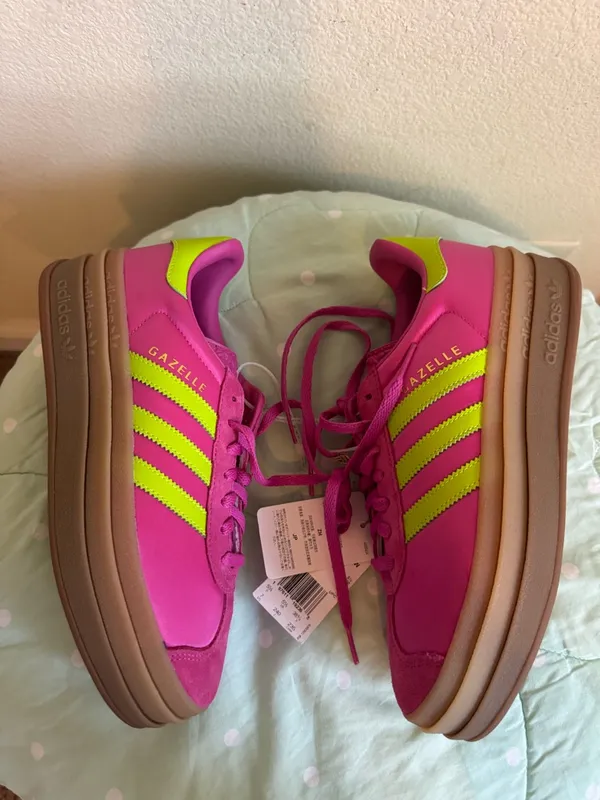 NWT Adidas Gazelle Bold W Hot Pink Suede Sneakers Size 7 - Image 4