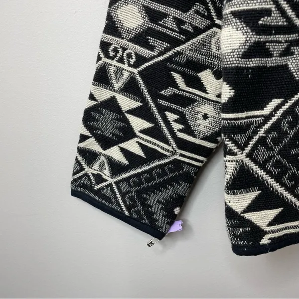 New Identity Y2K 90s black southwestern Cowichan tapestry blanket crop jacket M - Image 7