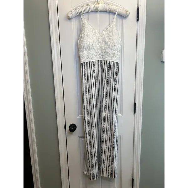 No Boundaries Juniors L White/Black Striped V-Neck Lace Smocked Maxi Dress - Image 14