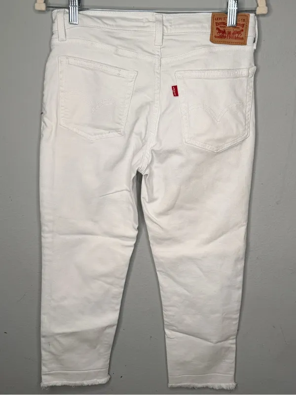 Levi's White Boyfriend Jeans - Image 4