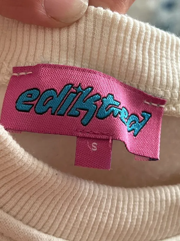 Edikted Cream Bow Brat Print Pullover SMALL - Image 3