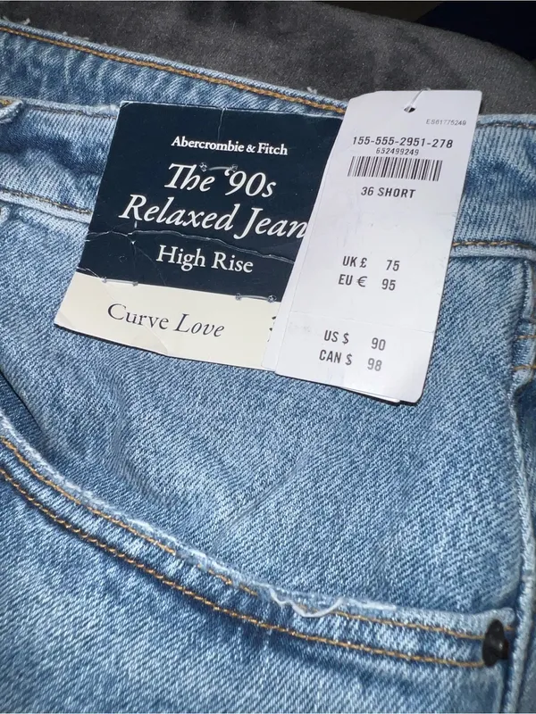 Abercrombie & Fitch Curve Love High Rise 90s Relaxed Jean Size 36 / 22 Short - Image 9