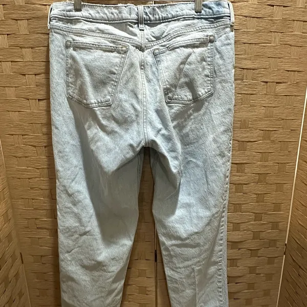 Abercrombie & Fitch Women's Light Wash 90s Midrise Straight Leg Jeans 14s - Image 7