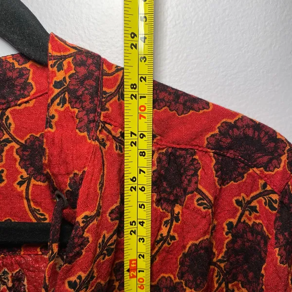 Free People Women's size XS Mia Tunic Red Floral V-neck Blouse Boho Pirate Top - Image 9