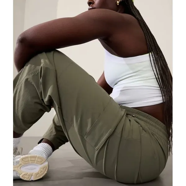 Athleta M Cascade Cargo Poplin Pant Moss Medium - Image 2