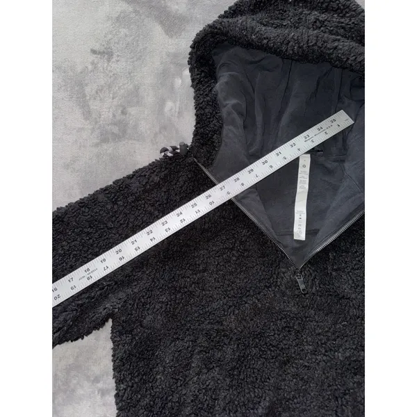 Lululemon Women's Oh So Sherpa Half Zip Black Size 6 - Image 9