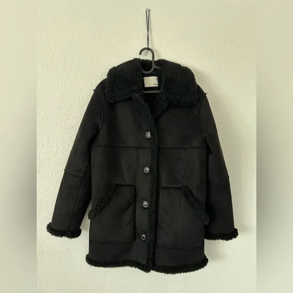 Aritzia wilfred free black catrina sherpa button down sz XS - Image 2